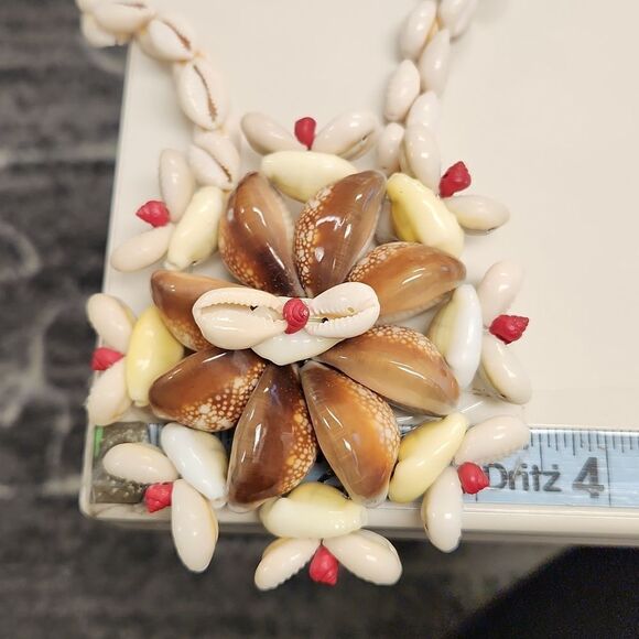 Tahiti Disk Warrior Shell Lei Circa 1980 FROM PRIVATE COLLECTION - Picture 11 of 12